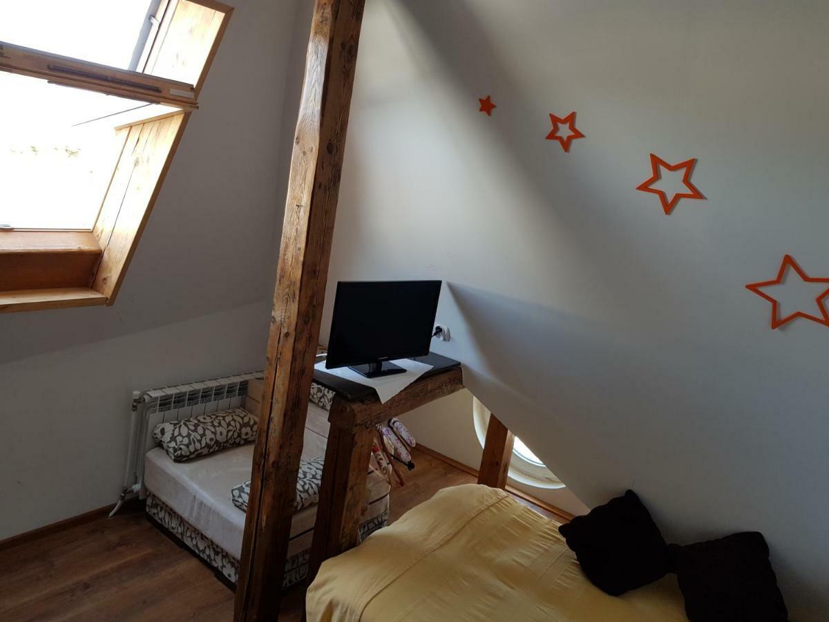 Pokój Dwuosobowy ze wspólną łazienką