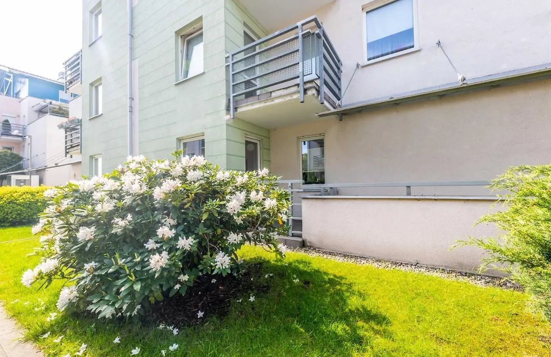 Victus Cozy Apartment With Underground Parking By Noclegi Renters-1