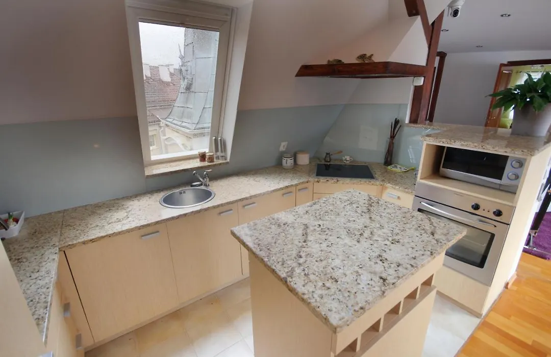 Spacious Apartment Victus With Balcony By Noclegi Renters-1