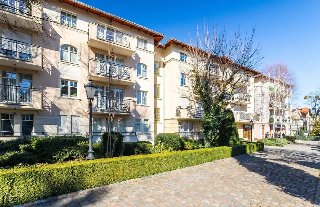 Luxury Seaside Apartment Victus With Parking And Balcony By Noclegi Renters-1