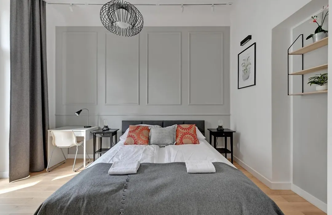 Grand Apartments - Two Bedroom, 6 Person City Center Apartment-1