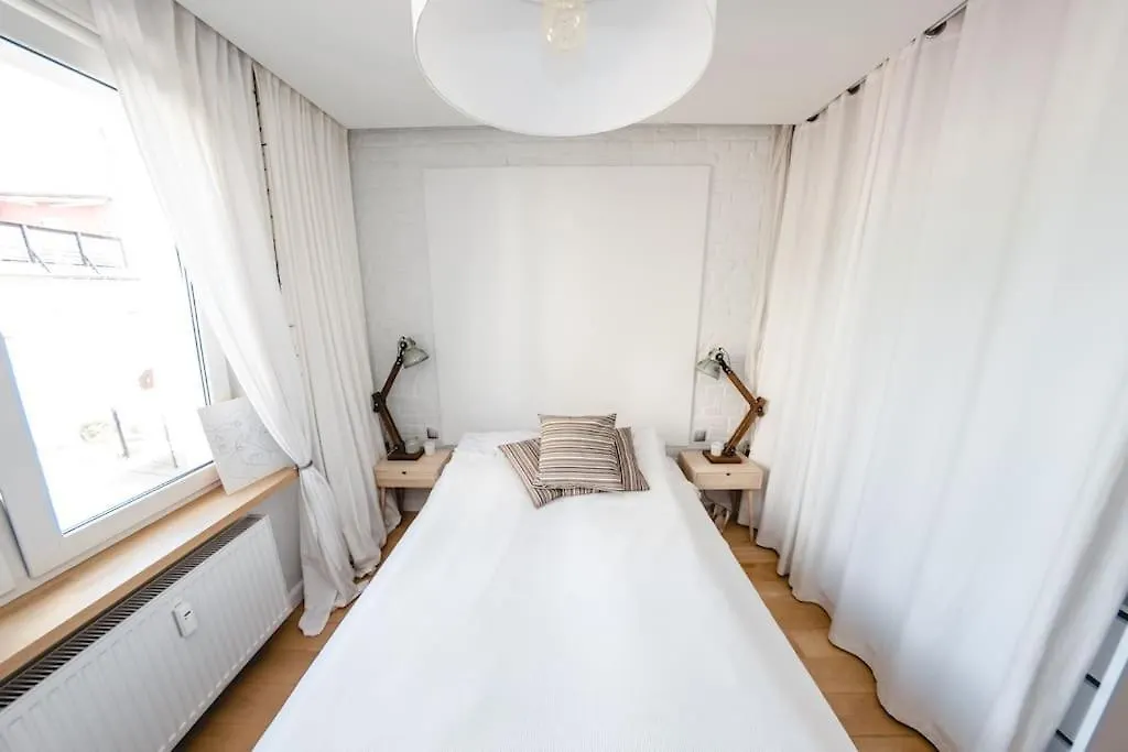 Stylowy Apartament w Centrum Sopotu z Projektorem-1