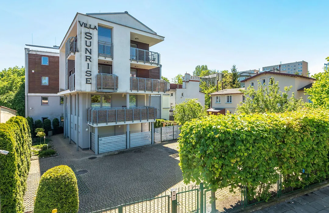 Sunrise Apartments Close To The Beach & By Noclegi Renters-1