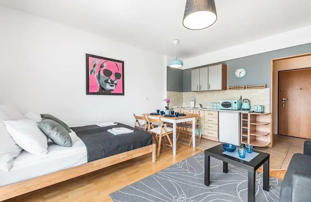 Sea Flats Studio - Beach & Private Parking-1