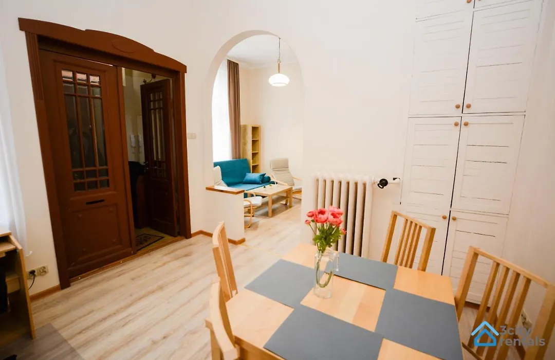 Tradycyjny Apartament 3city w Sopocie Blisko Plaży by Noclegi Renters-1