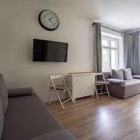 Viu Good Night Sopot-3