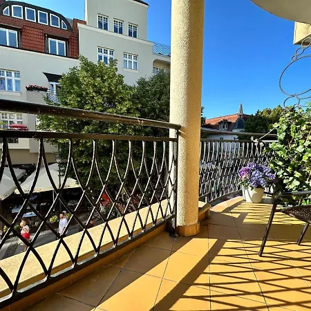 Azja, Sopot Monte Cassino, Balkon, Parking-2
