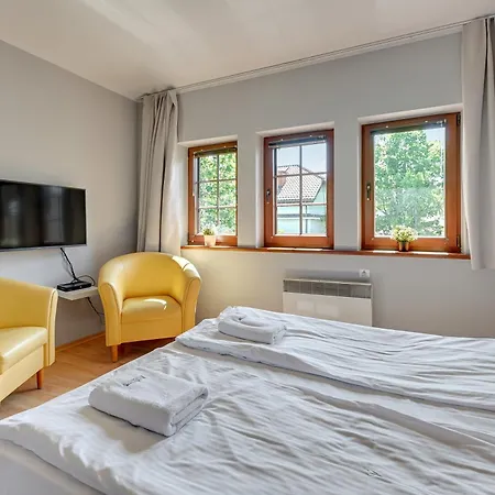 Apartamenty Zacisze & By Noclegi Renters-3