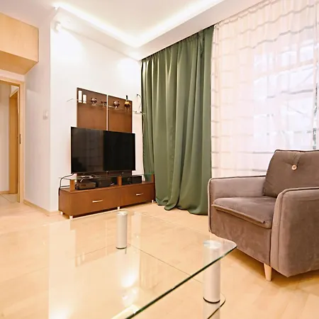 Victus Functional Apartment With Parking And Balcony By Noclegi Renters-3