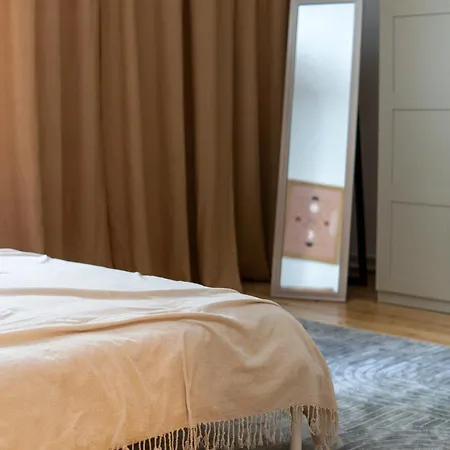 Roomsy Broniewskiego-3