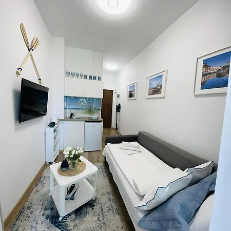 MINI Chrobrego przy plaży z Loggia-2