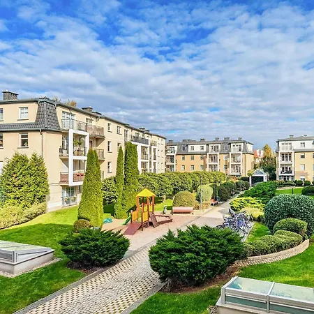 Sunny Apartment With Parking On The Green And Friendly Estate By Noclegi Renters-2
