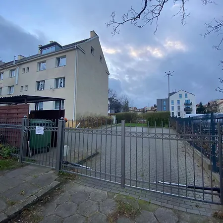 Kameralne całe mieszkanie 31m2 z prywatnym darmowym parkingiem-2