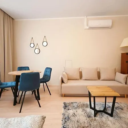 Przytulne Studio z Klimatyzacją Blisko Plaży by Noclegi Renters-3