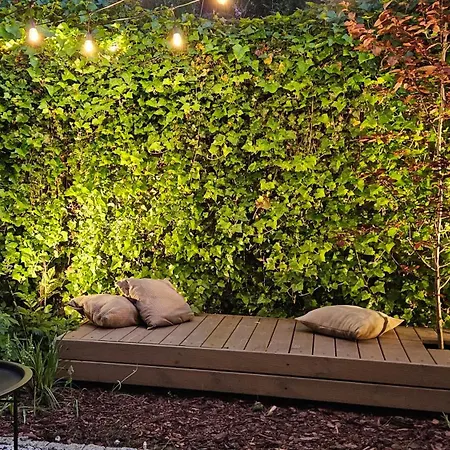 NEST Sopot, Garden Apartment with Bathtub, Apartament z ogródkiem i wanną-2
