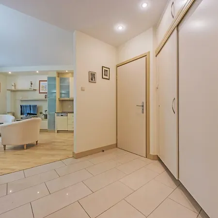 Apartament Złota Gracja z prywatnym parkingiem-2