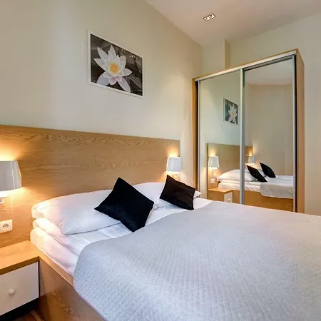 Dr Apartments - Frank-3