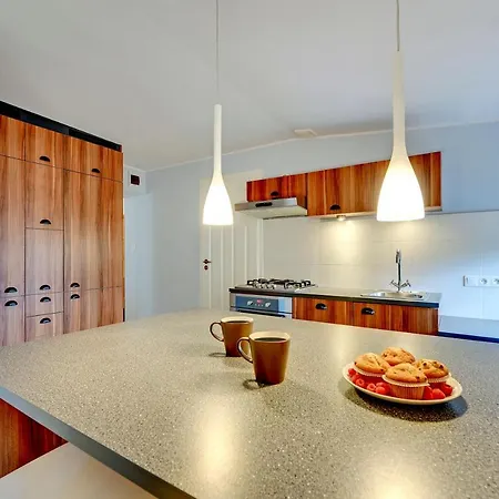 Azure Cozy Apartment By Grand Apartments-3
