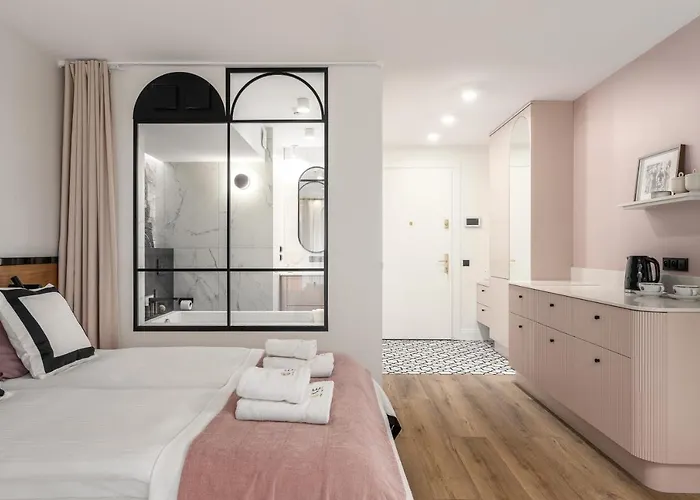 Rose With Bath By Oneapartments Sopot