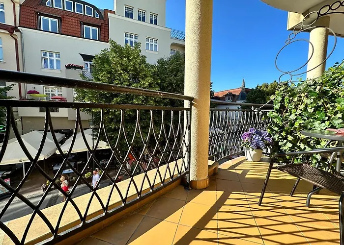 Azja, Sopot Monte Cassino, Balkon, Parking