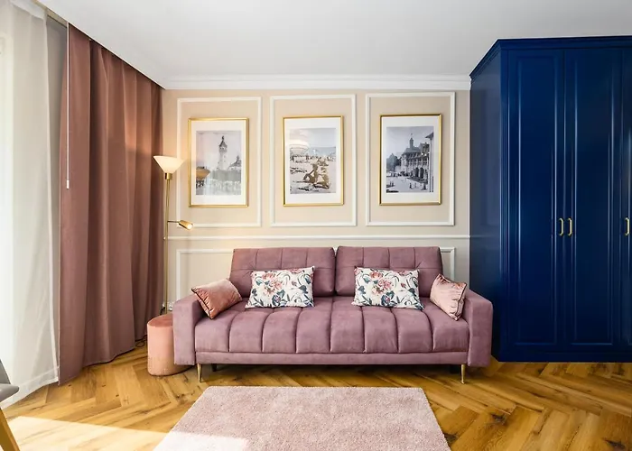 Pink Flower By Oneapartments Sopot