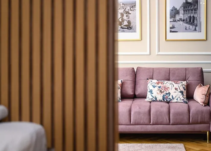 Pink Flower By Oneapartments Sopot