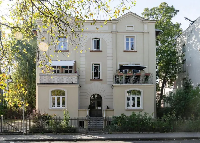 Sanhaus Apartments - RETRO - Apartament przy plaży z parkingiem Sopot