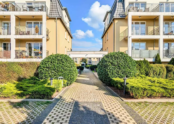 Sunny Apartment With Parking On The Green And Friendly Estate By Noclegi Renters Sopot