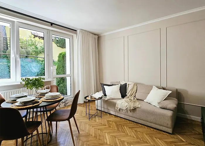 NEST Sopot, Garden Apartment with Bathtub, Apartament z ogródkiem i wanną