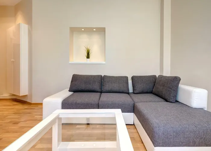 Dr Apartments - Frank Sopot
